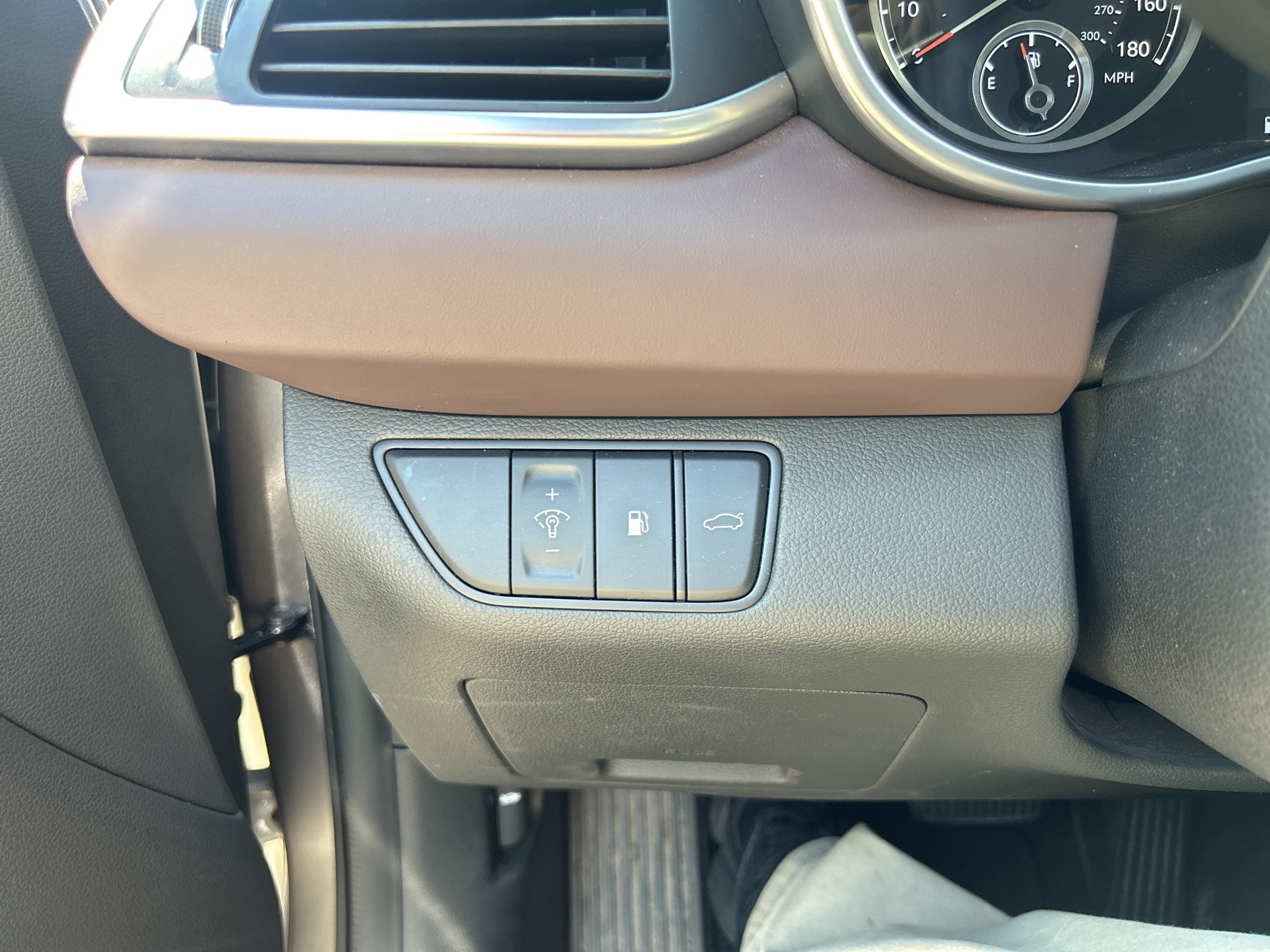 2022 Genesis G70 2.0T photo 16