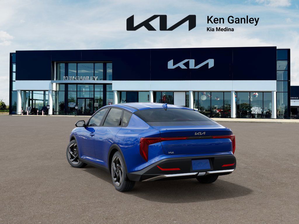 2025 Kia K4 EX photo 3