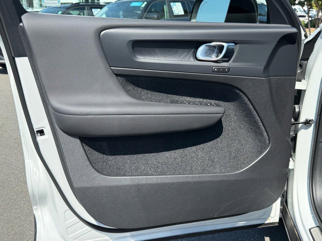 2024 Volvo C40 Recharge Plus photo 4