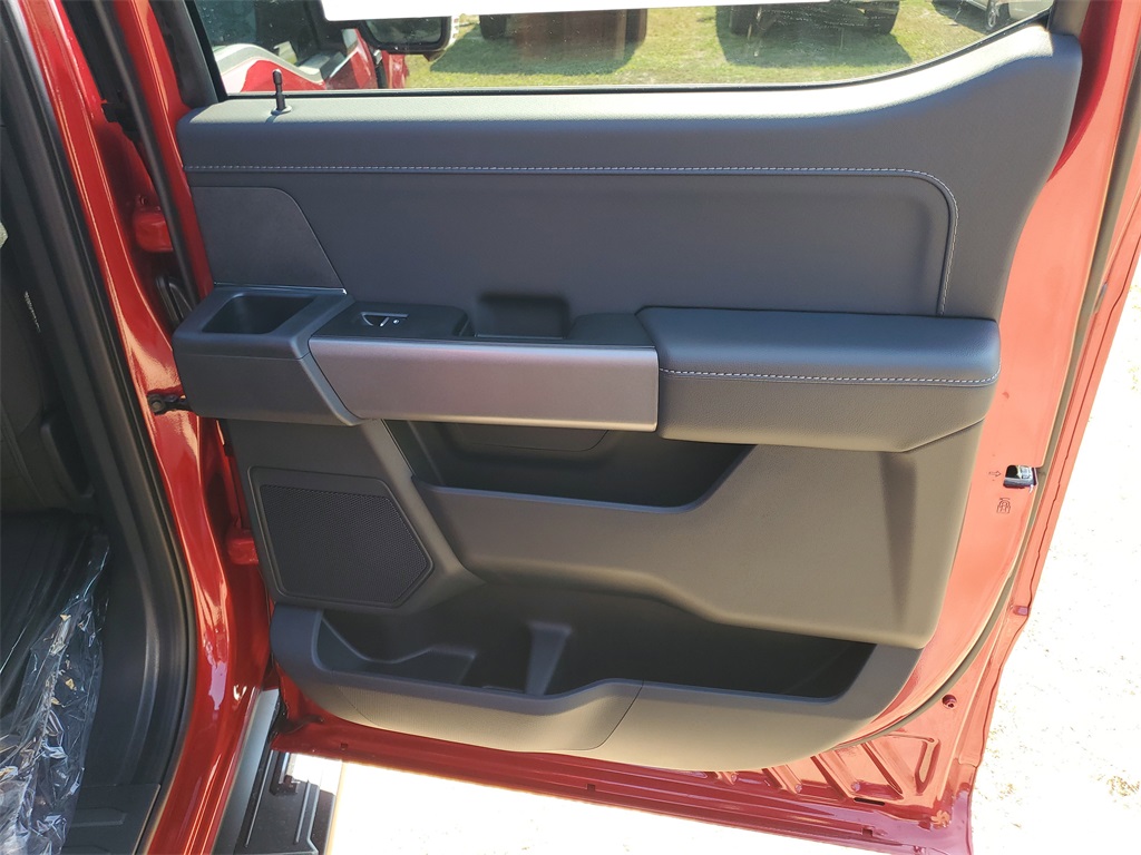2025 Ford F-150 XLT photo 28