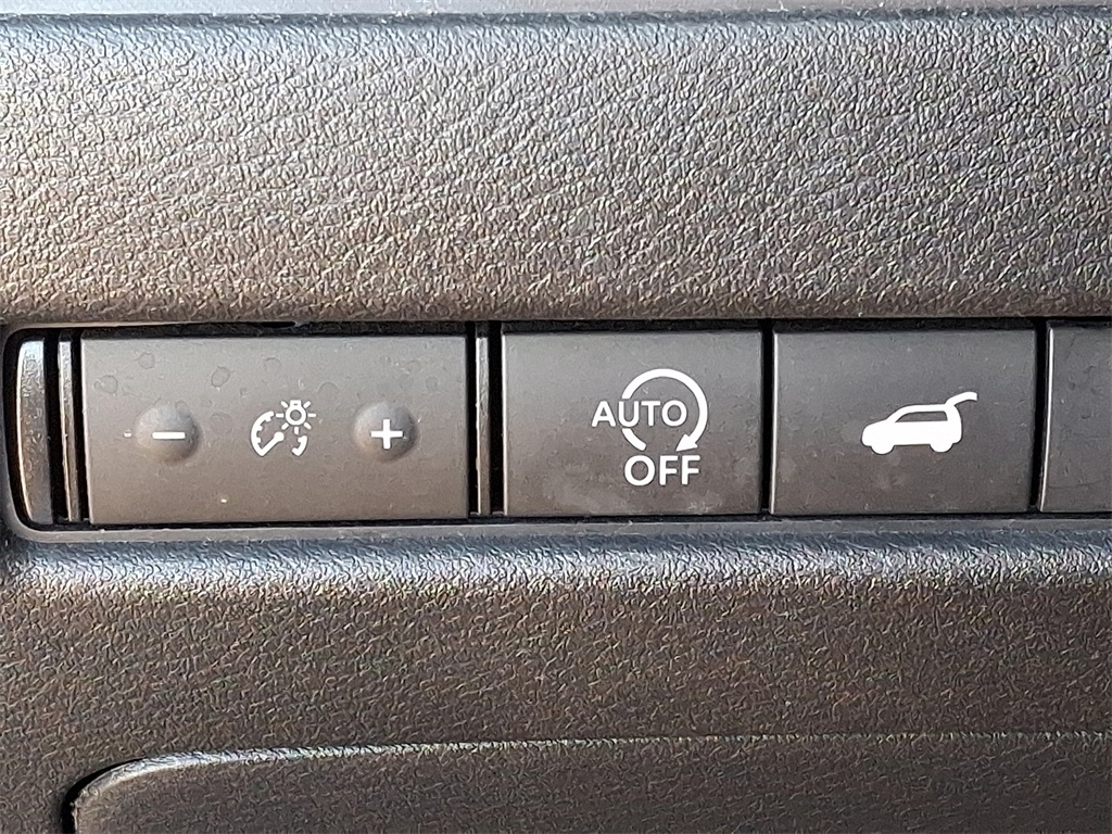 2023 Nissan Rogue SV photo 24