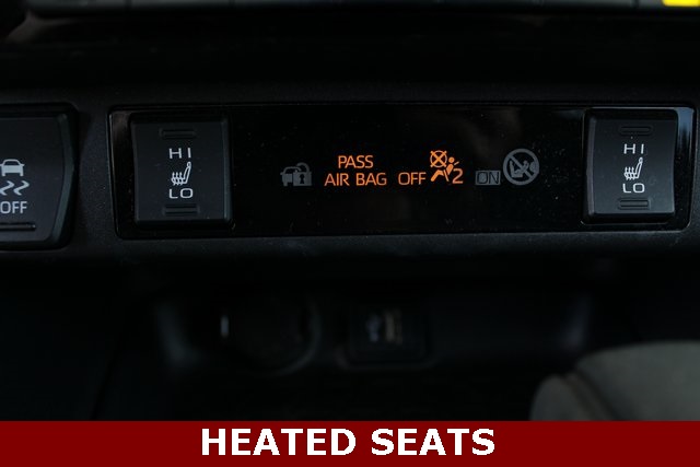 2024 Toyota RAV4 Hybrid XLE photo 16