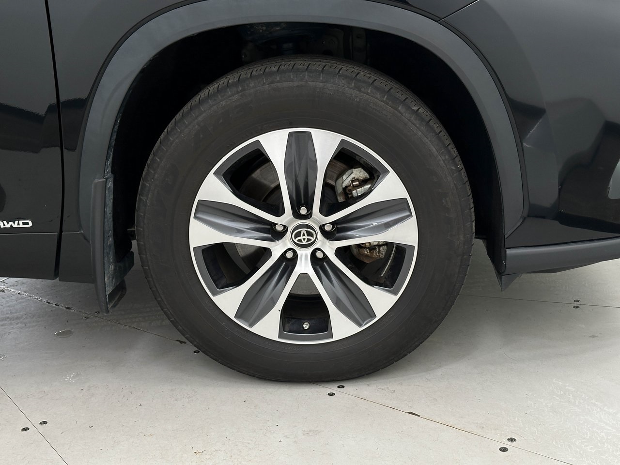 2024 Toyota Highlander Hybrid XLE photo 29