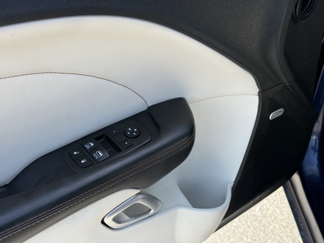 2015 Dodge Challenger SXT Plus photo 10