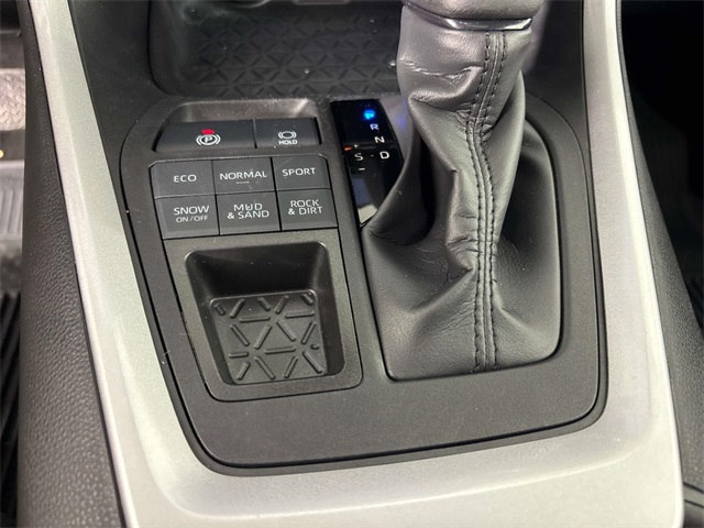 2024 Toyota RAV4 XLE photo 20