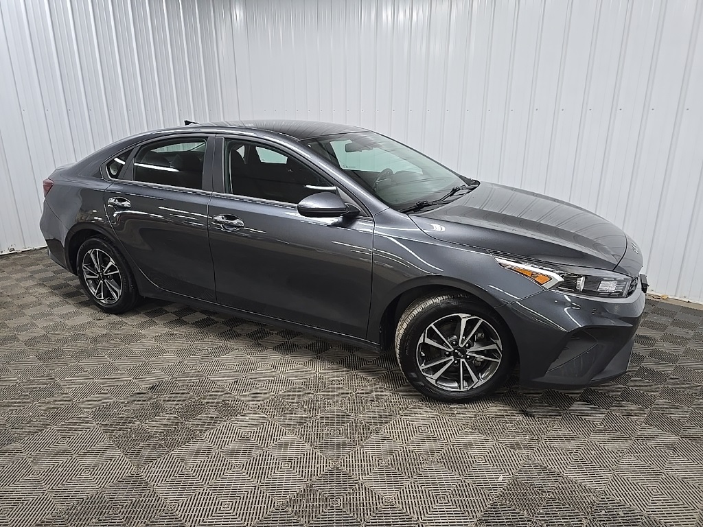 2024 Kia Forte LXS's photo