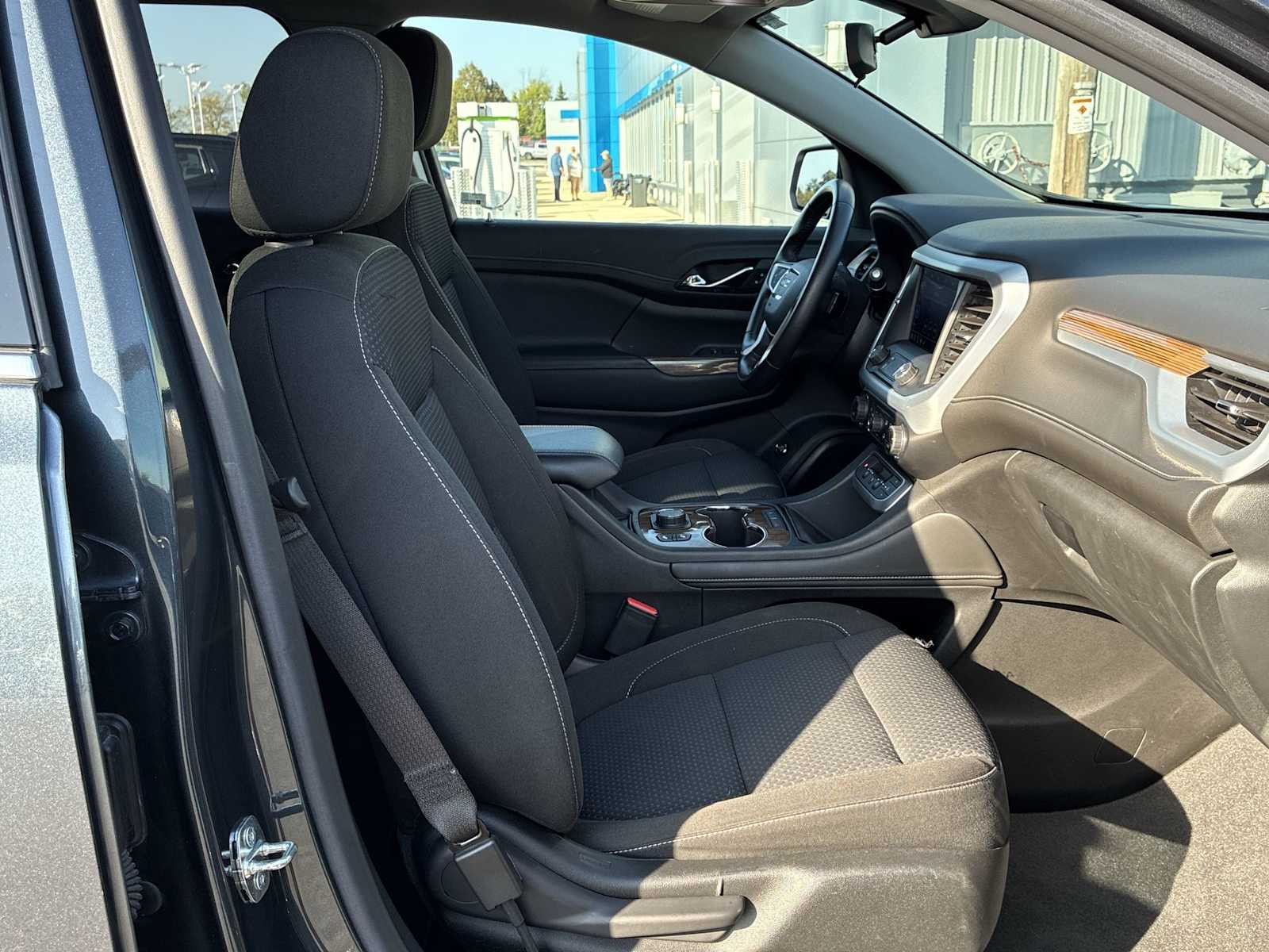 2020 Gmc Acadia SLE photo 24