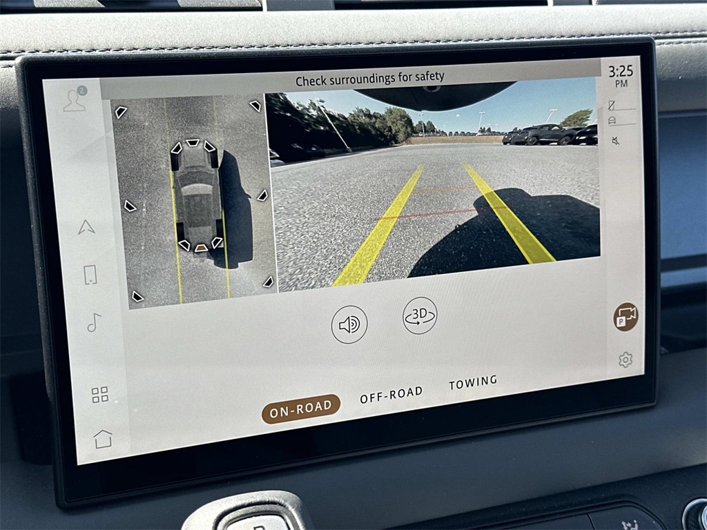 2025 Land Rover Defender 110 photo 9