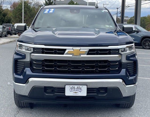 2022 Chevrolet Silverado 1500 LT photo 2