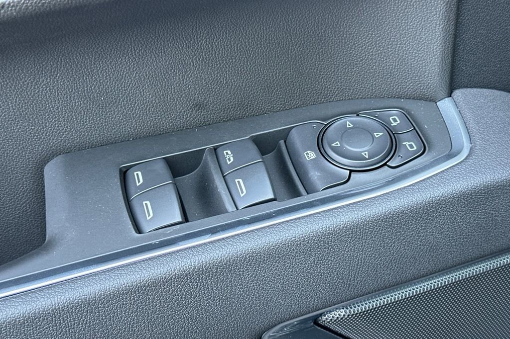 2025 Chevrolet Silverado 1500 LT photo 12