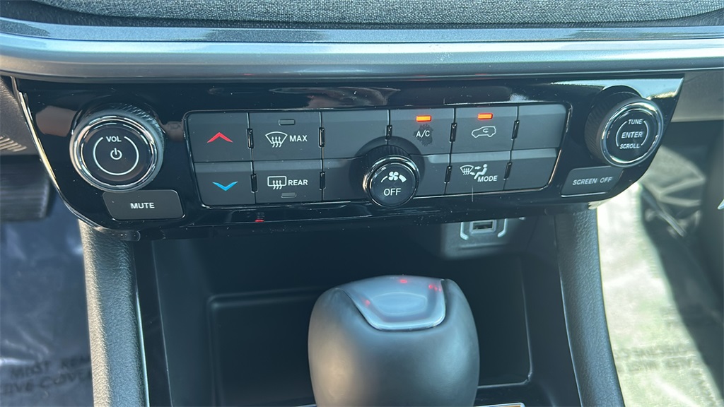 2025 Jeep Compass Latitude photo 28