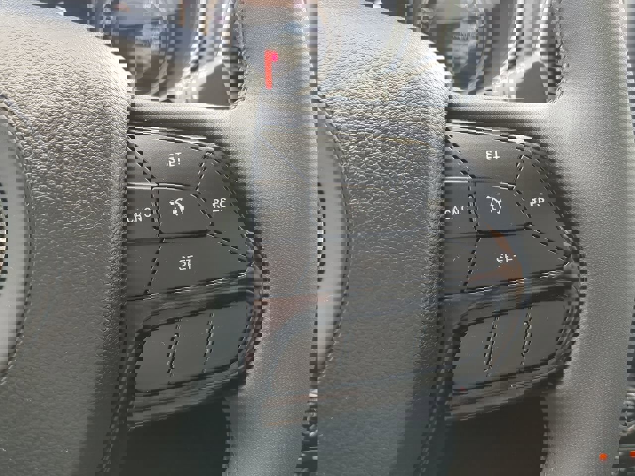 2021 Jeep Cherokee Altitude photo 24