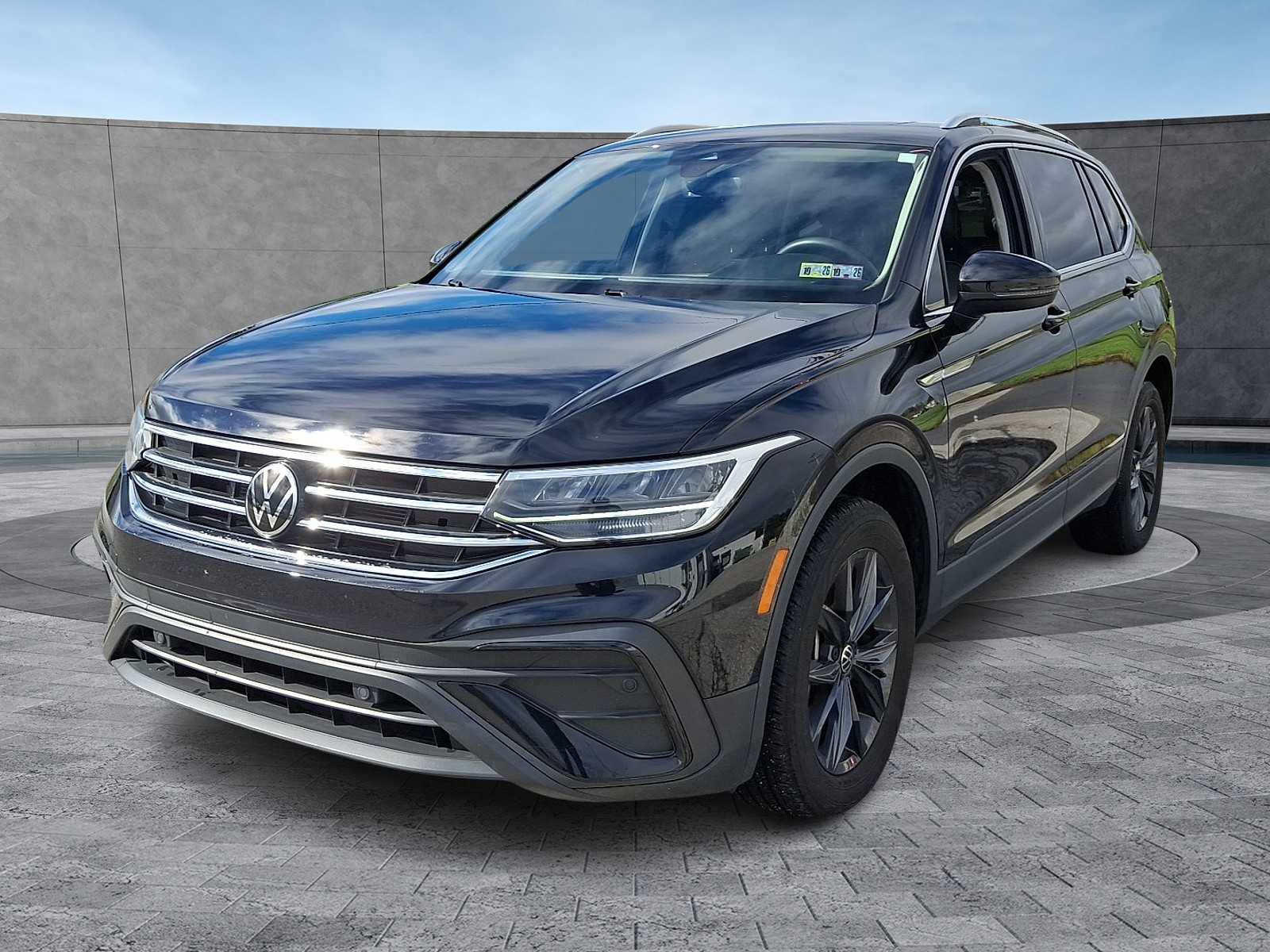 2022 Volkswagen Tiguan SE photo 4