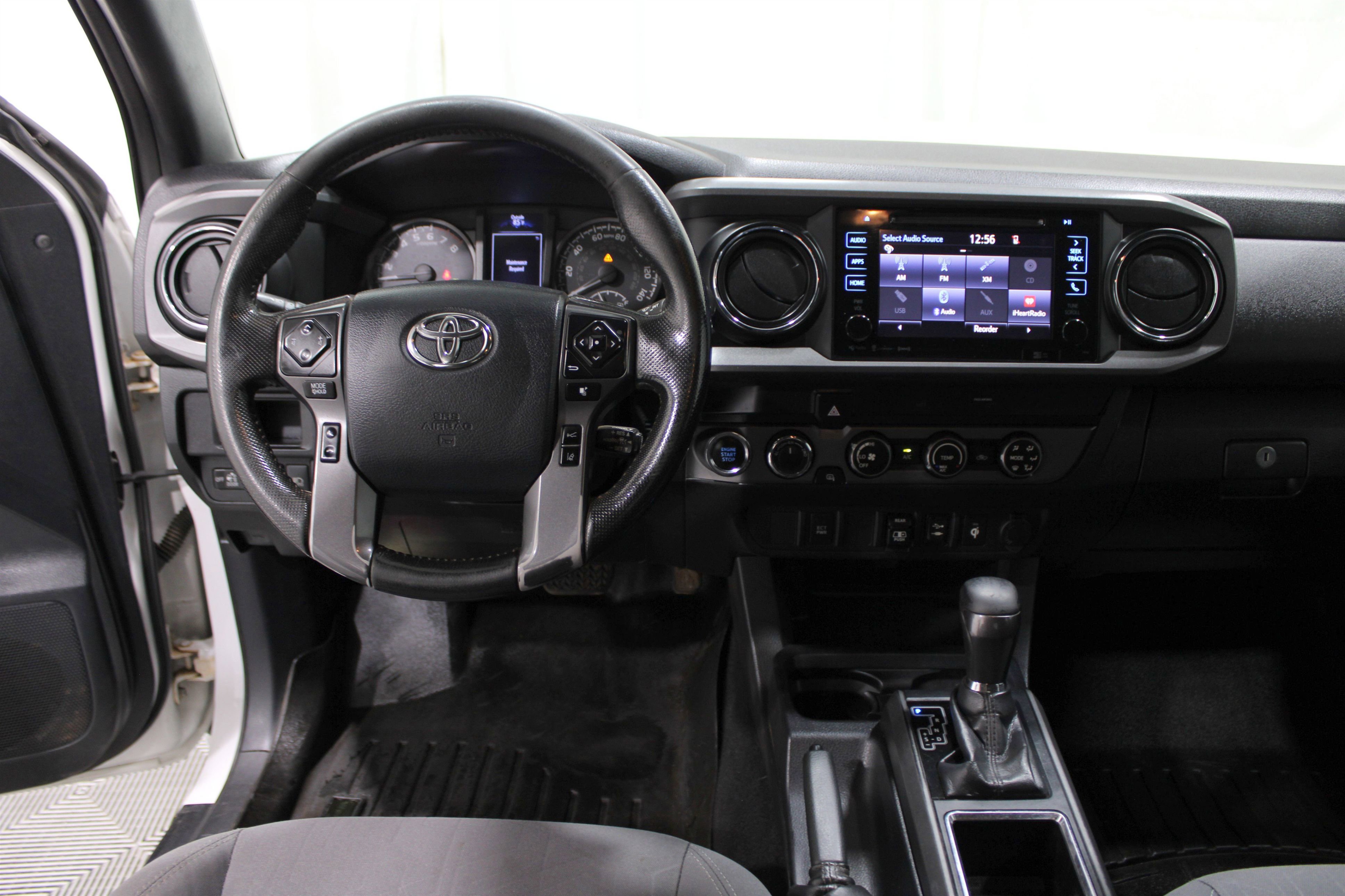 2019 Toyota Tacoma TRD Off-Road V6 photo 2