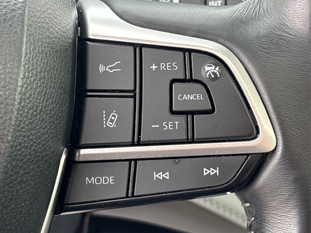 2023 Toyota Highlander L photo 26