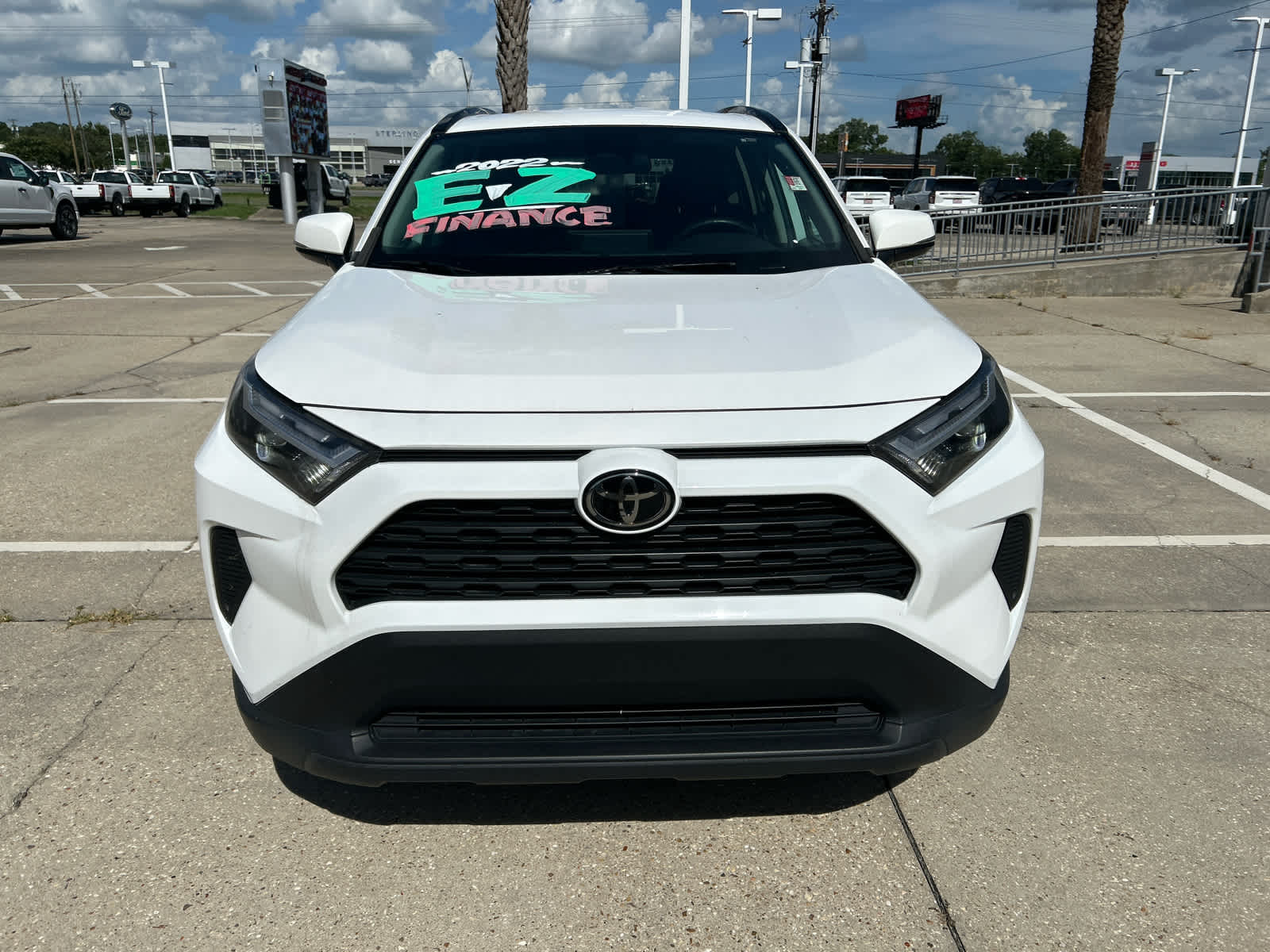 2022 Toyota RAV4 XLE photo 2