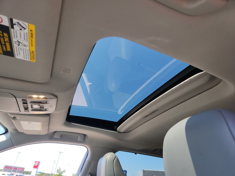 2021 Toyota Highlander XLE photo 9