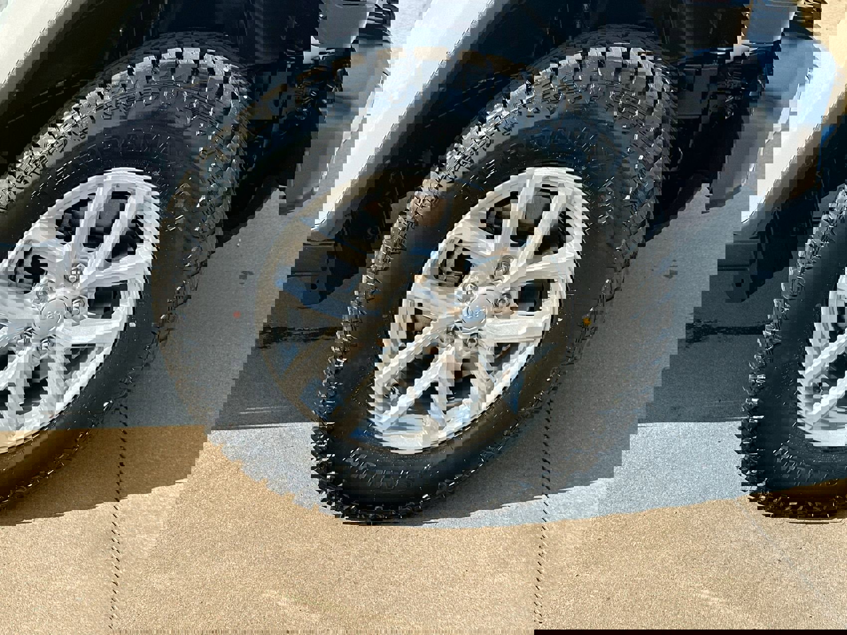 2023 Jeep Gladiator Sport S photo 10
