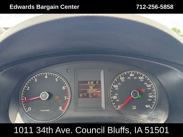 2011 Volkswagen Jetta 2.0 Base photo 14