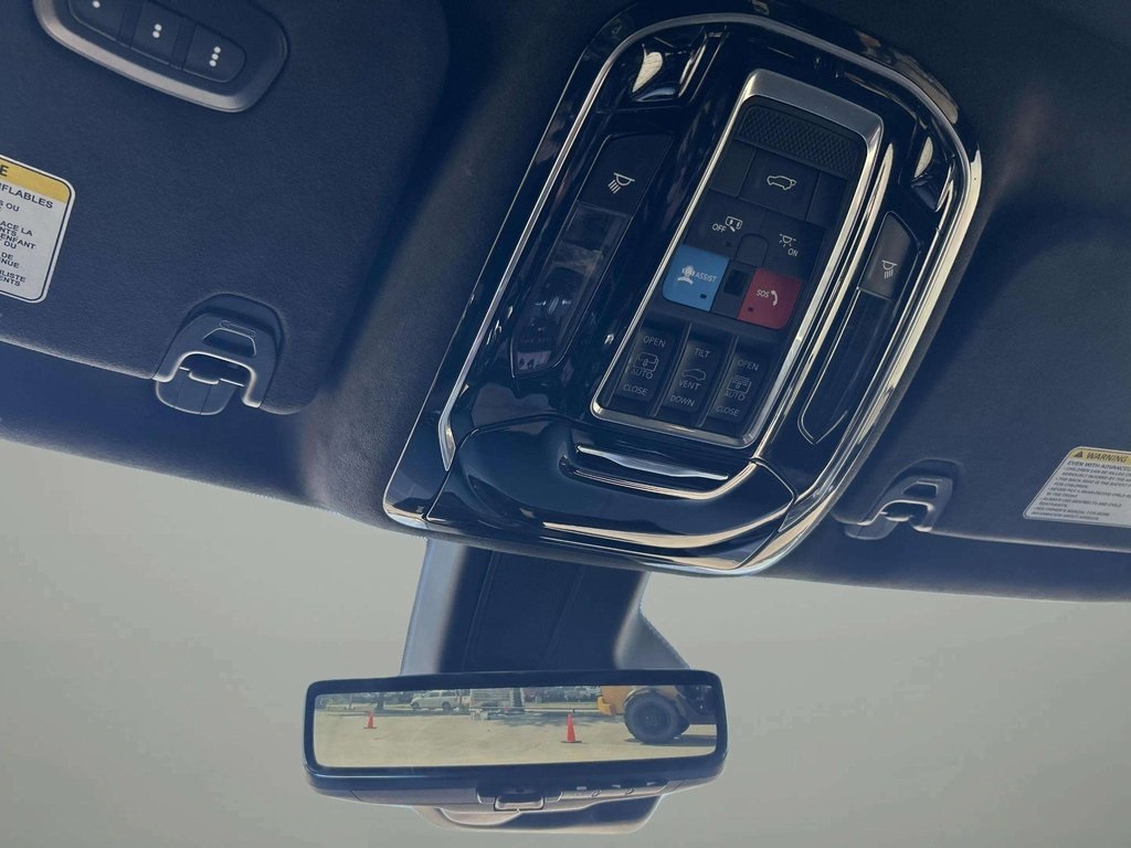 2024 Jeep Wagoneer L Series III photo 22