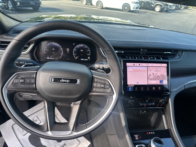 2025 Jeep Grand Cherokee Limited photo 2