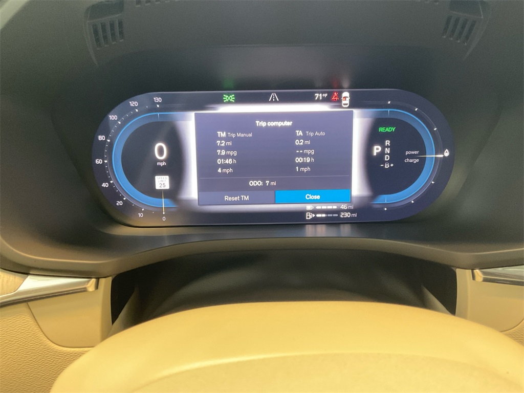 2025 Volvo XC60 Recharge Hybrid T8 Plus photo 23