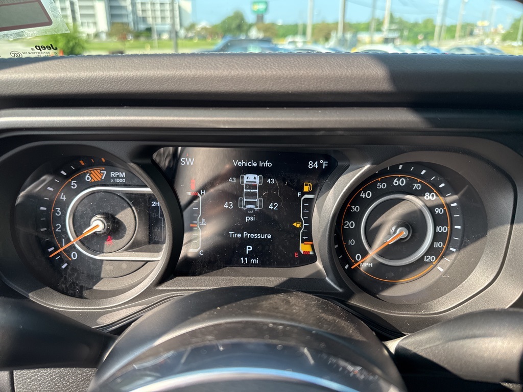 2025 Jeep Wrangler Sahara photo 15