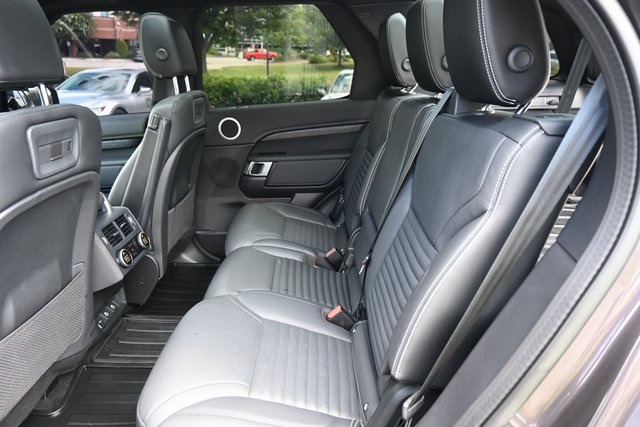 2023 Land Rover Discovery S R-Dynamic photo 22