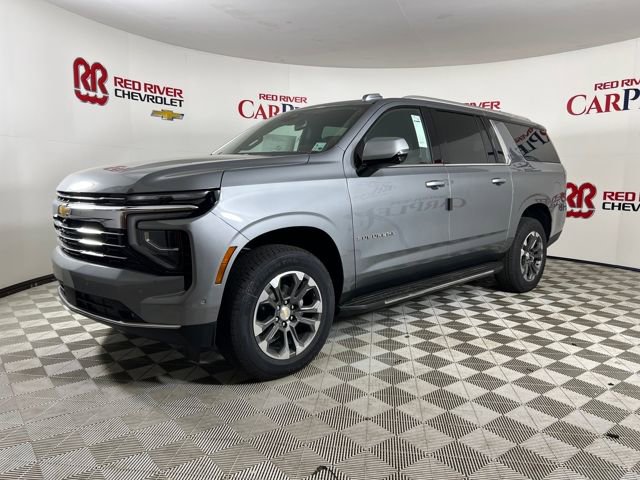 2026 Chevrolet Suburban LT photo 2