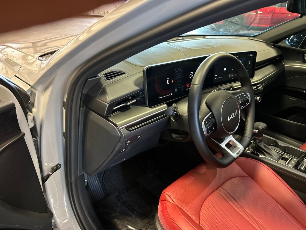 2025 Kia K5 GT-Line photo 13