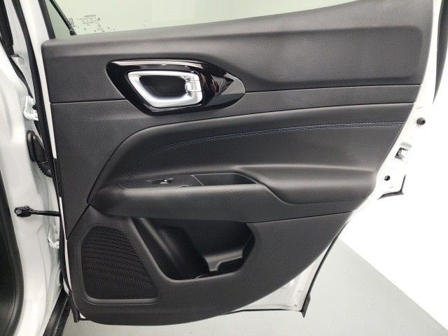 2025 Jeep Compass Latitude photo 5