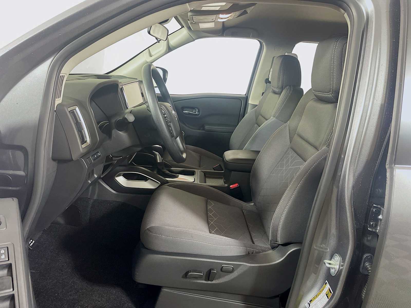 2025 Nissan Frontier Crew Cab SV photo 16