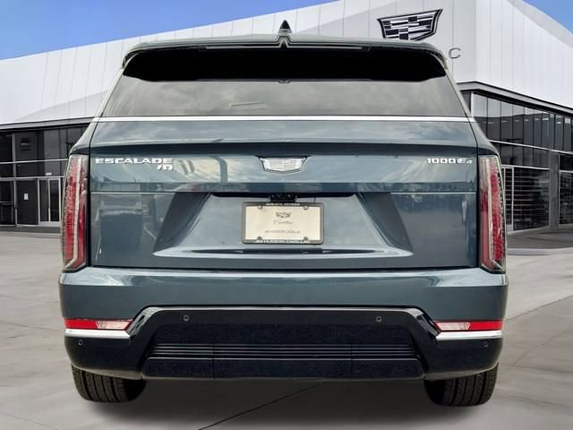 2025 Cadillac Escalade IQ Luxury photo 4