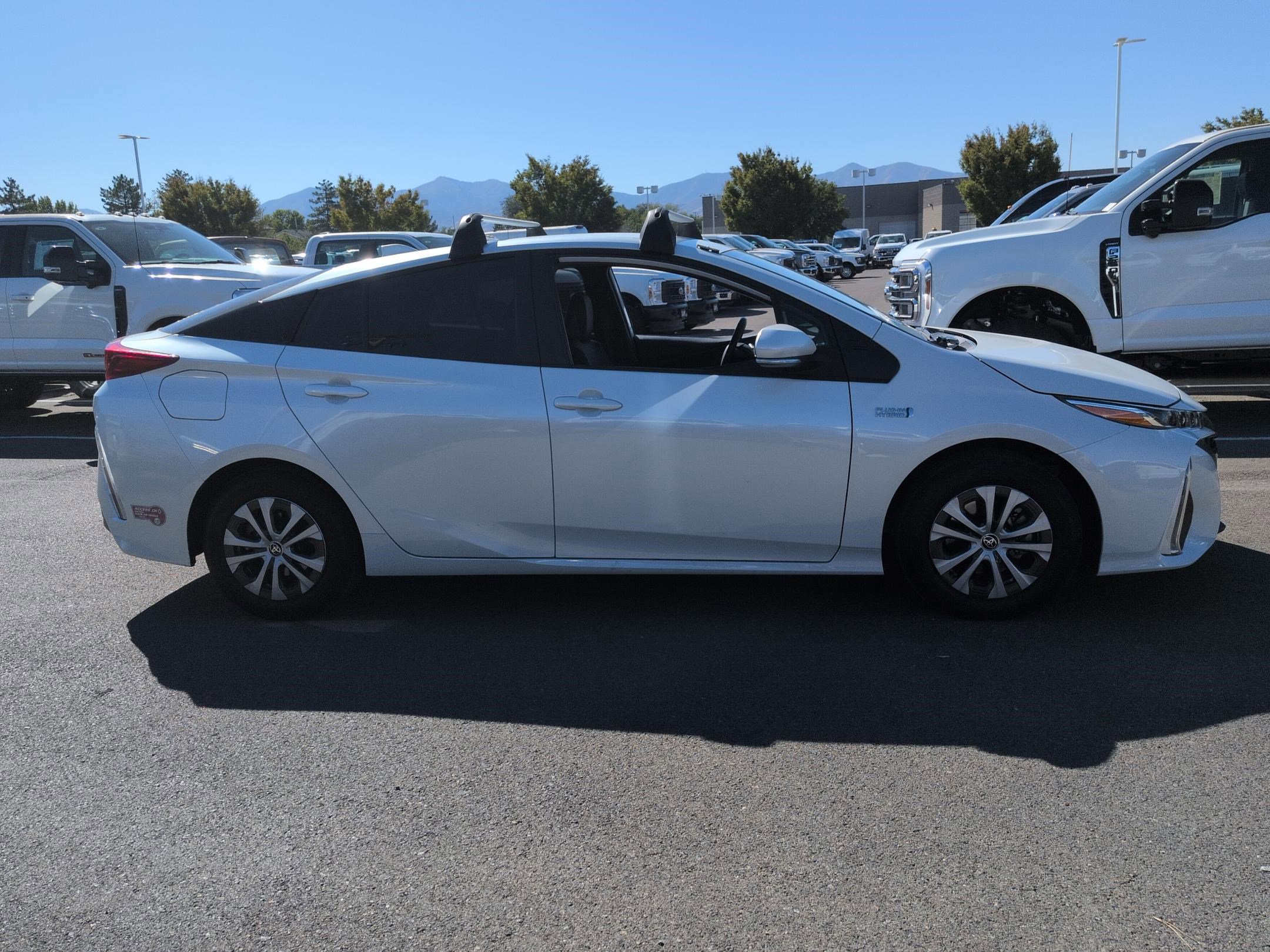 2022 Toyota Prius Prime XLE photo 2