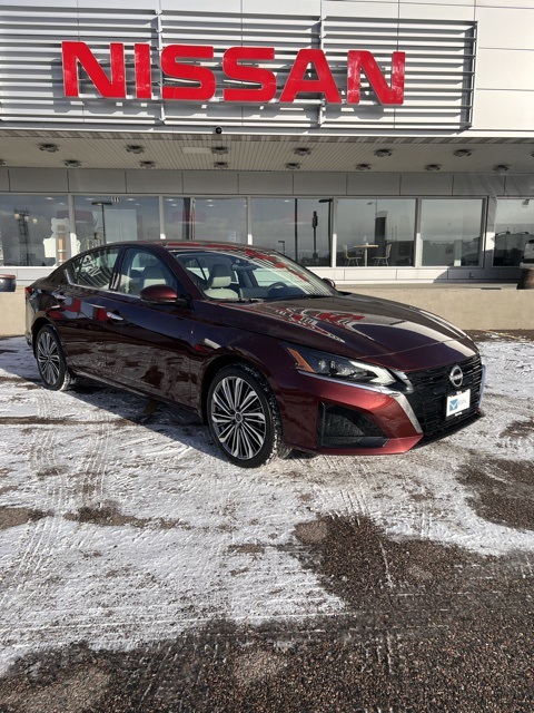 2025 Nissan Altima SL photo 3