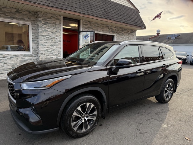 2021 Toyota Highlander XLE's photo