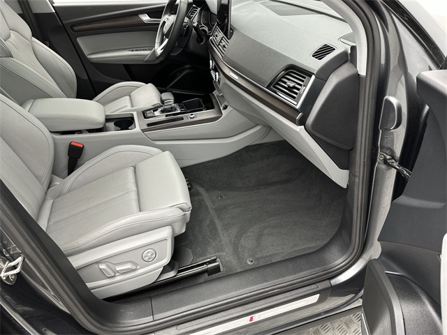 2025 Audi Q5 45 S line Premium Plus photo 16