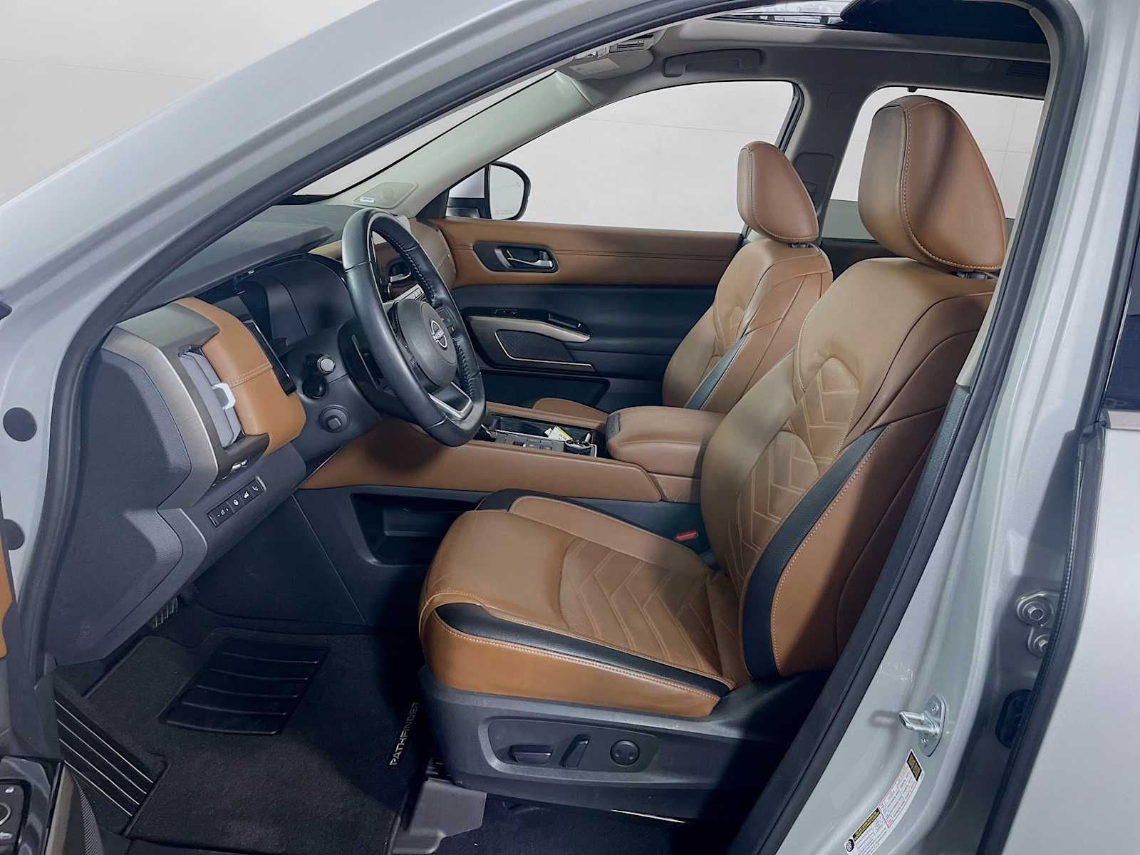 2022 Nissan Pathfinder Platinum photo 20
