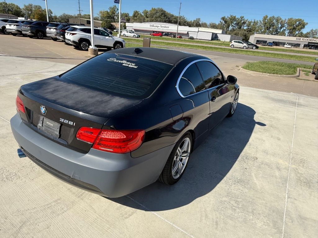 2011 Bmw 328i 3-series photo 4