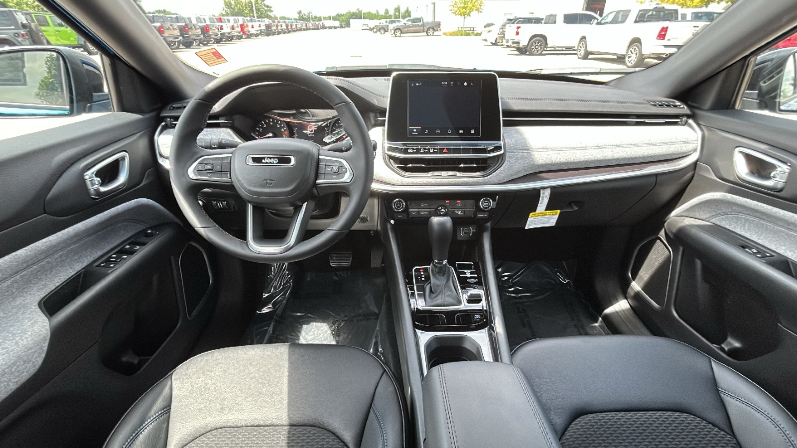2025 Jeep Compass Latitude photo 11