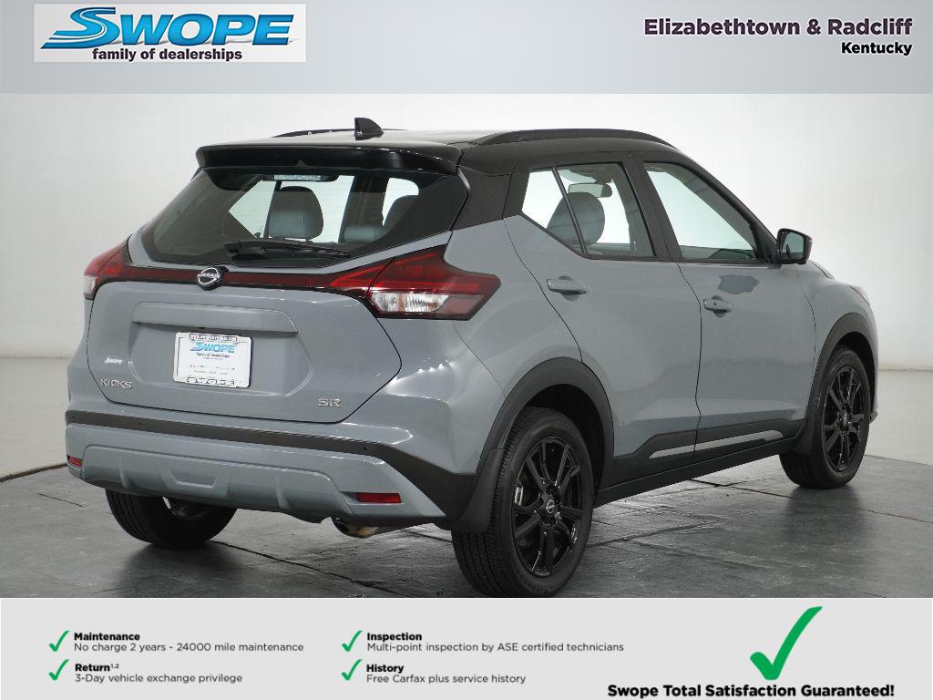 2024 Nissan Kicks SR photo 3