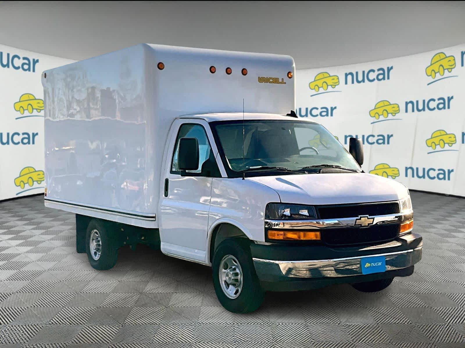 2025 Chevrolet Express Cutaway Base's photo