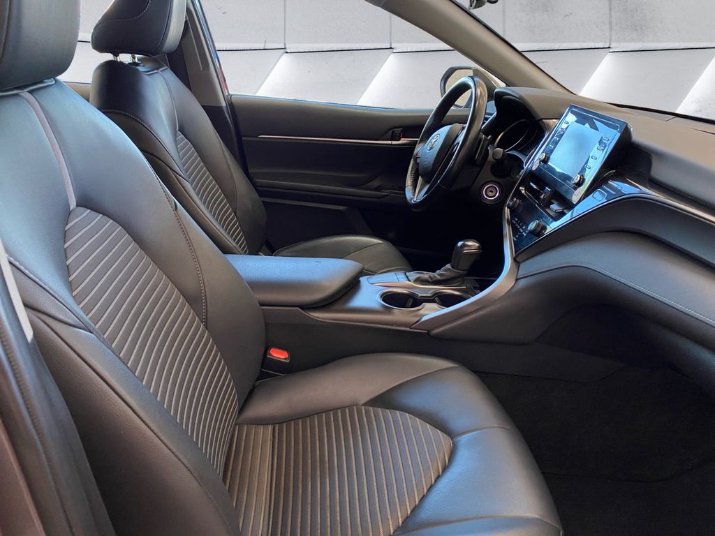 2023 Toyota Camry SE photo 13