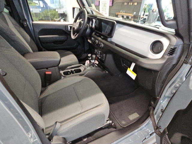 2025 Jeep Wrangler Sport S photo 4