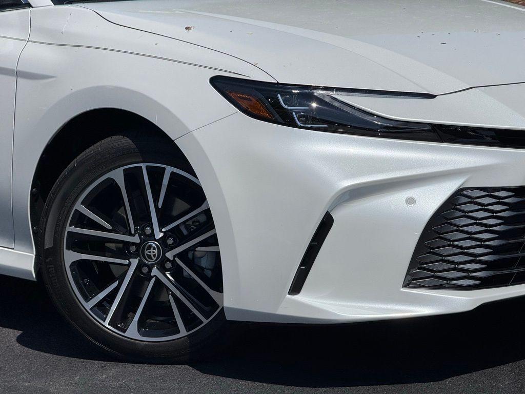2025 Toyota Camry XLE photo 3