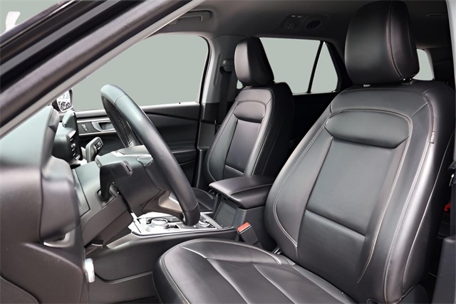 2022 Ford Explorer XLT photo 3