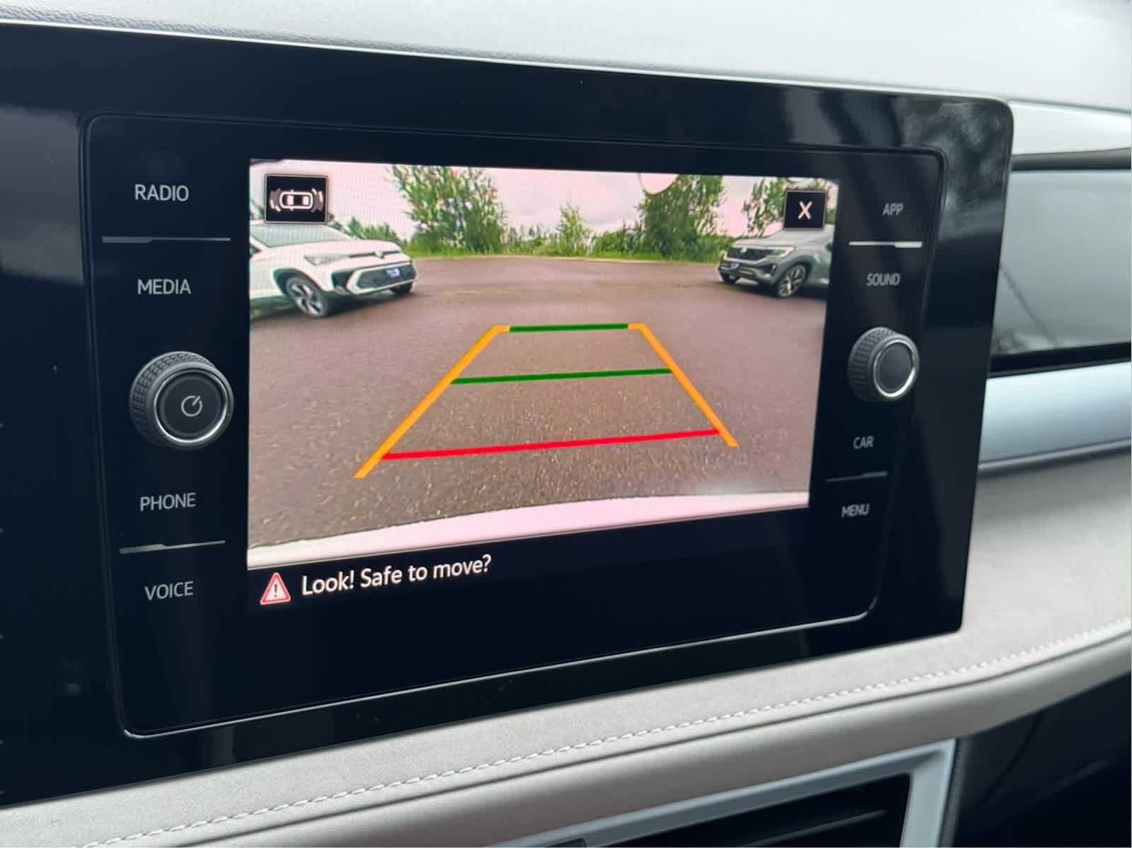 2025 Volkswagen Taos SE photo 19