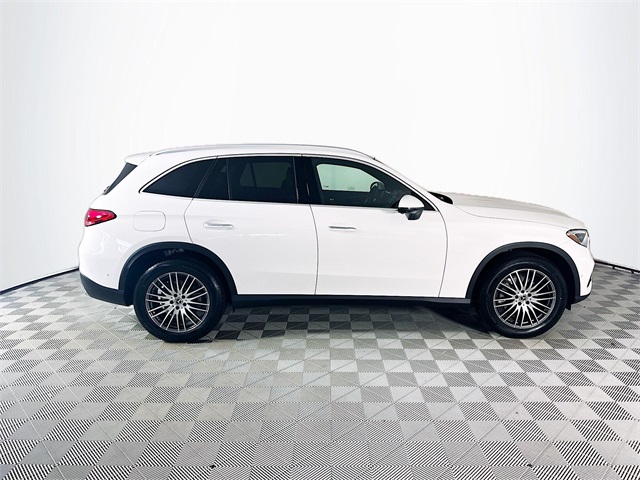 2025 Mercedes Benz GLC 300 4MATIC photo 8