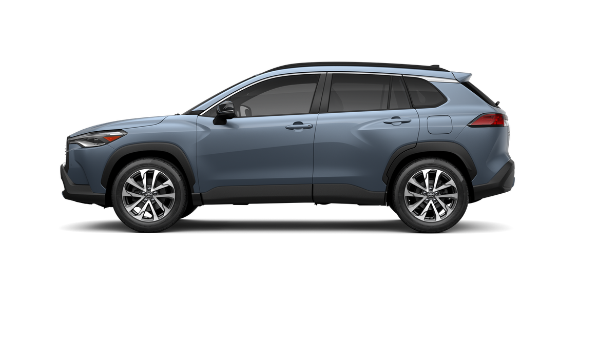 2025 Toyota Corolla Cross XLE photo 4