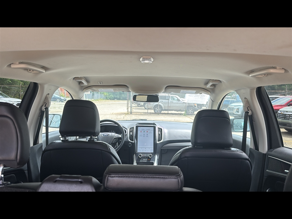 2023 Ford Edge SEL photo 24